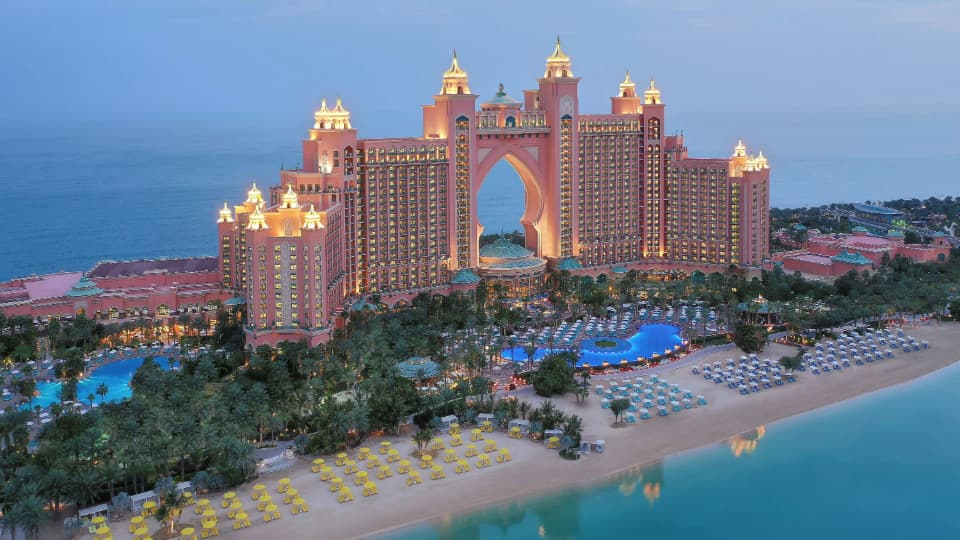 Delight in the splendour of Dubai with Atlantis 