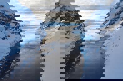 Glittering glaciers, wild nature