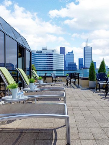 Chelsea Hotel, Toronto