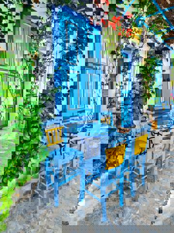 Seaside tavernas in Santorini