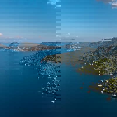 Sail between the Cycladic islands