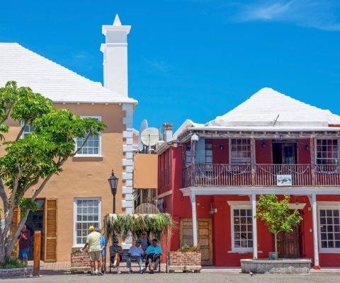 Beach clubs & sunset cocktails
