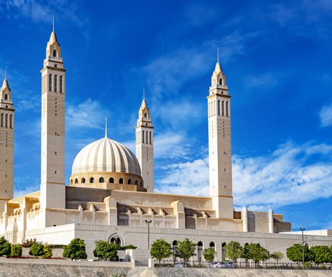 Step into Nizwa’s Friday morning rhythm
