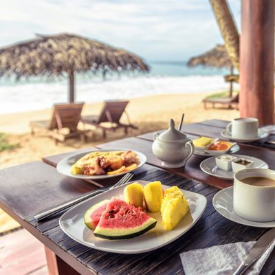 String hoppers, pol sambol, and breakfast spreads