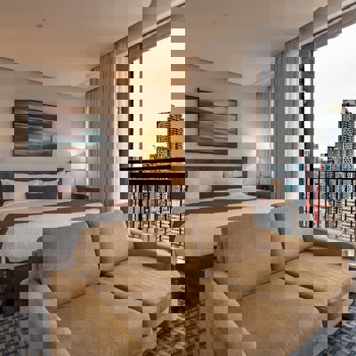 Century Plaza Hotel, Vancouver