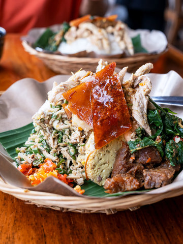 Balinese cuisine and babi guling