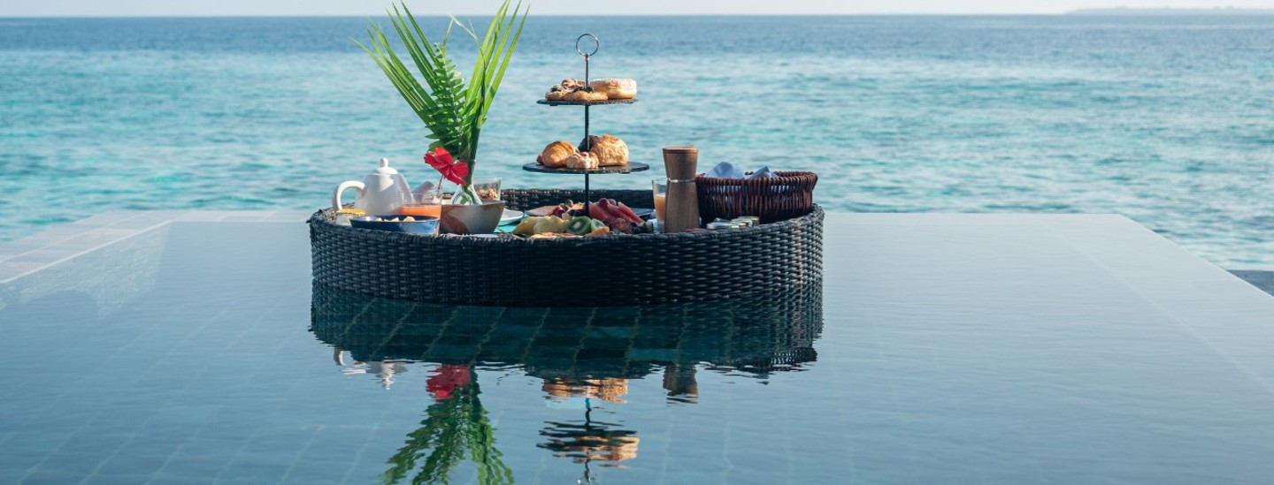 Floating Breakfast Maldives Ss