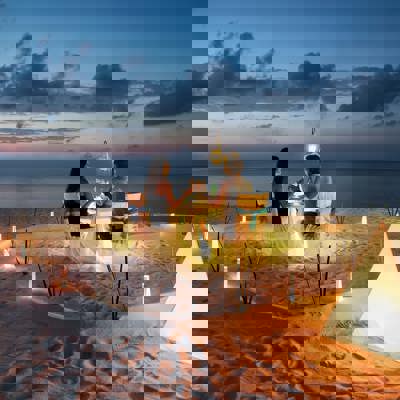 Romantic sandbank and beach dining