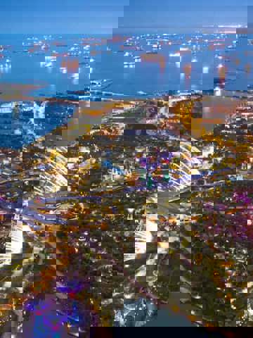 Urban energy to tropical tranquillity: Singapore & Bali