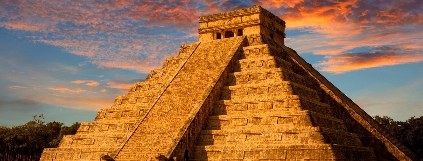 El Castillo Chichen Itza Mexico Ss