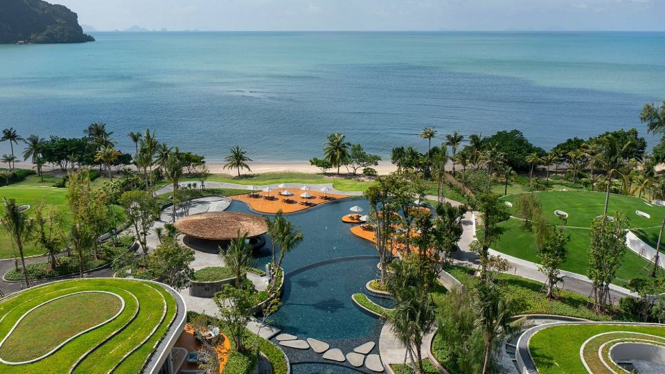 Embark on a family adventure immersed in nature in Thailand