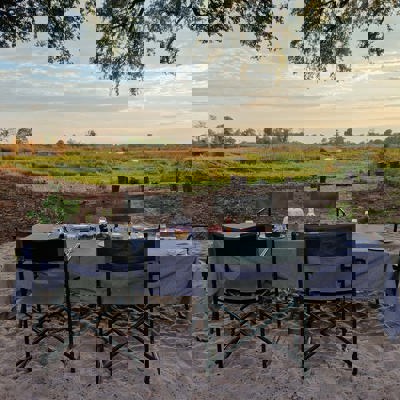 Riverside picnics and brunches in the wild