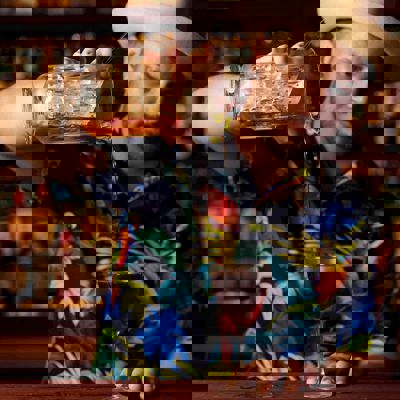 Dockside taverns & tiki vibes