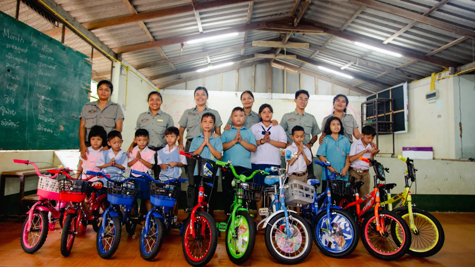Travel Counsellors gives back to the local community on a recent Thailand Gold trip