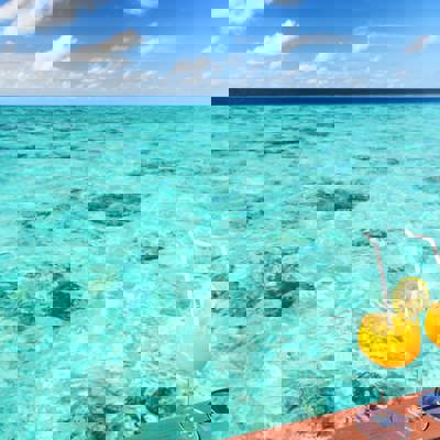 Laid‑back lunches & sunset cocktails