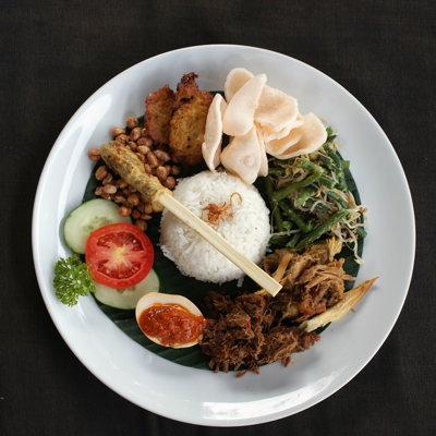 Warungs and roadside nasi campur