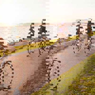 Cycle the city seawall