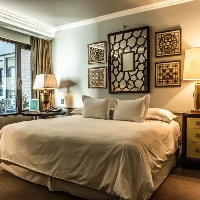 The Singular Santiago, Lastarria